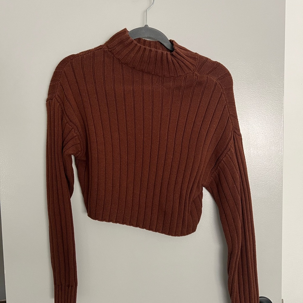 Long sleeve cropped sweater shirt - la hearts